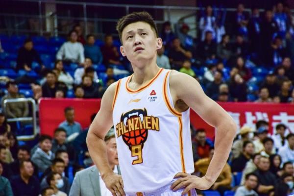 教練教你打籃球！周鵬13中10砍24分&生涯總得分升歷史第十三！